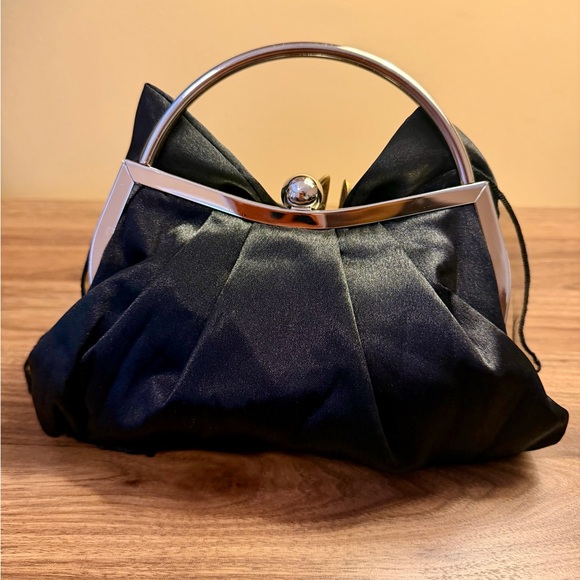BNIP Adorable Satin Bow Evening bag-Black - Picture 4 of 10